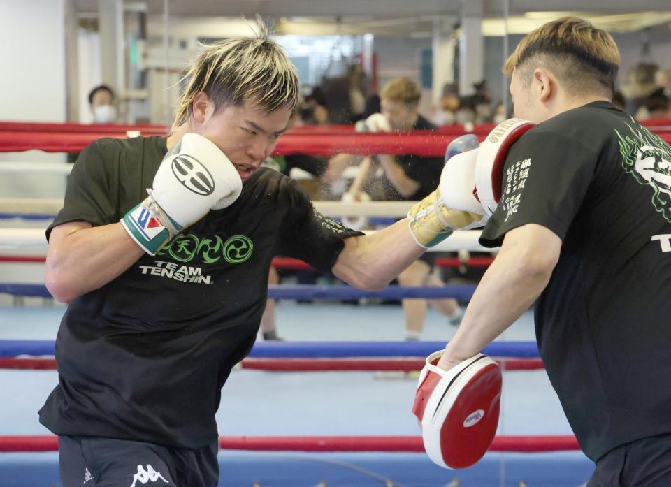 　練習を公開した那須川天心（撮影・金田祐二）