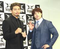 　ＤＤＴプロレスの上野勇希（右）とＴＨＥ　ＲＡＭＰＡＧＥの武知海青