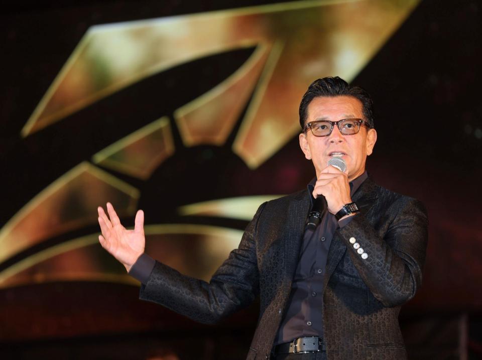 　会見する榊原信行ＣＥＯ（撮影・石井剣太郎）