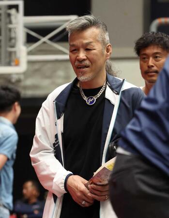 　観戦に訪れる辰吉丈一郎