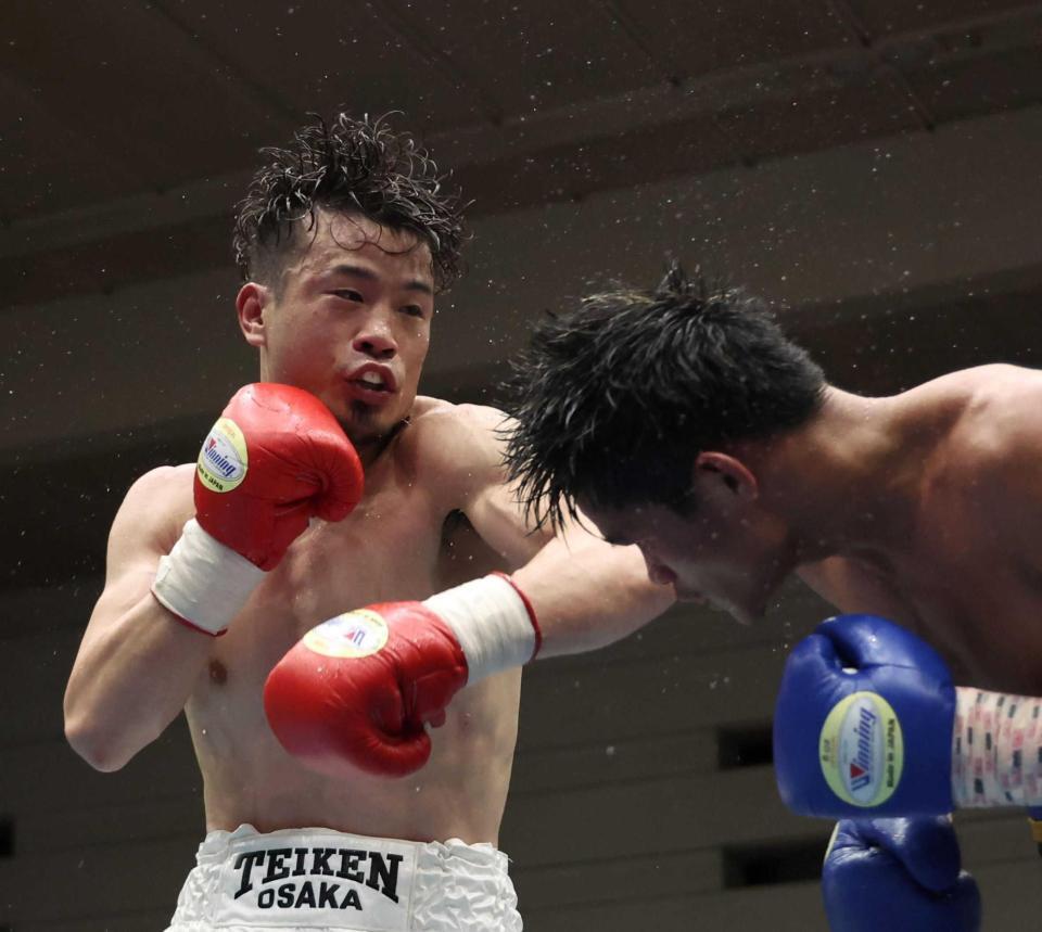 　７Ｒ、アリエル・アンティマロ（右）に打ち込む辰吉寿以輝