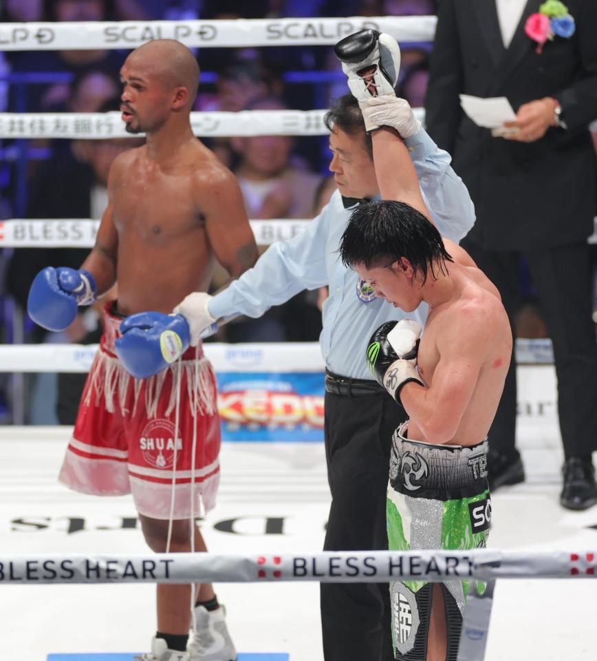 　世界前哨戦で勝利した那須川天心（手前）＝撮影・西岡正