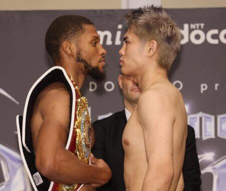 　前日計量に臨んだブライアン・ノーマン（左）と佐々木尽（撮影・石井剣太郎）