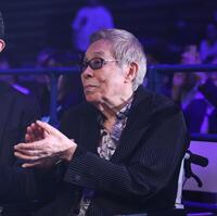 　観戦する北島三郎（撮影・佐々木彰尚）