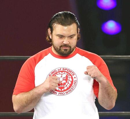ウルフ・アロンが新日本初見参「一人前のプロレスラーに」決意表明で万雷の拍手＆“ウルフ”コール　緊張初マイクで言い間違えも