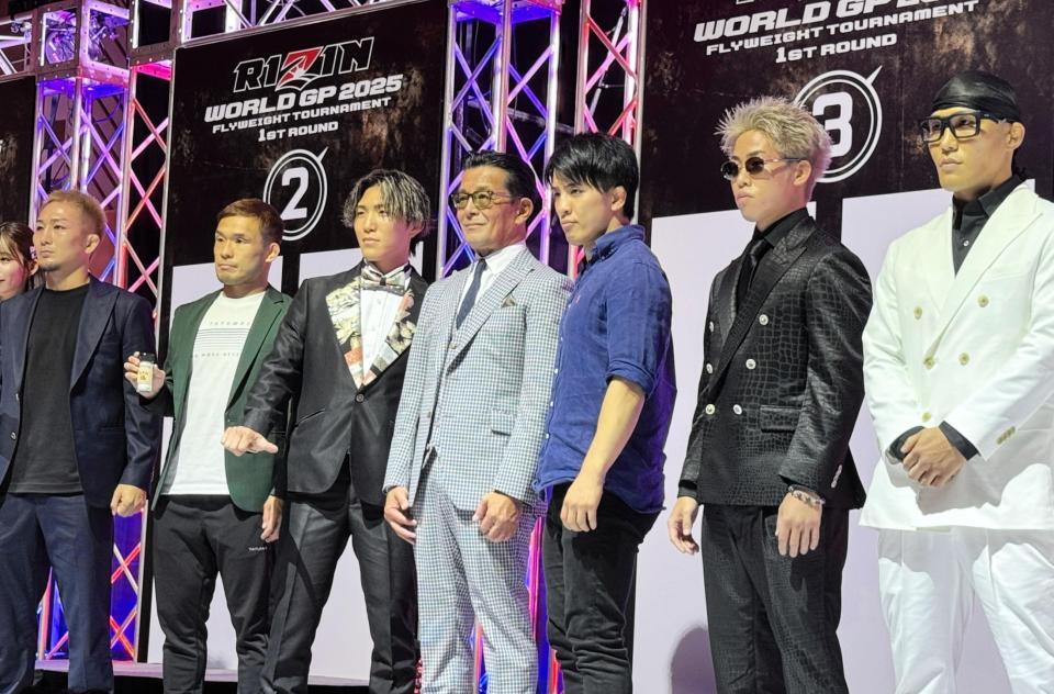 　ＲＩＺＩＮフライ級トーナメントの抽選会に出席した（左から）元谷友貴、扇久保博正、伊藤裕樹、榊原信行ＣＥＯ、征矢貴、神龍誠、山本アーセン