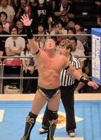 　死闘を制し、Ｇ１出場権を得て感慨に浸るタイチ