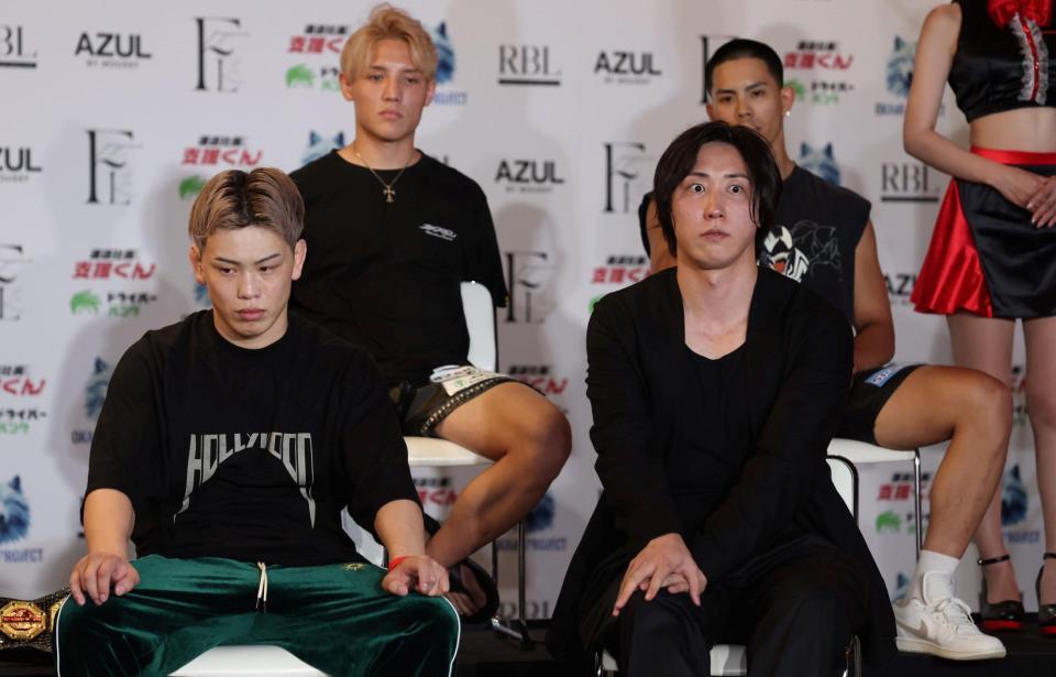 　ブレイキングダウン１６でＳＡＴＯＲＵと対戦することになった溝口勇児ＣＯＯ（前列右端）＝撮影・中田匡峻