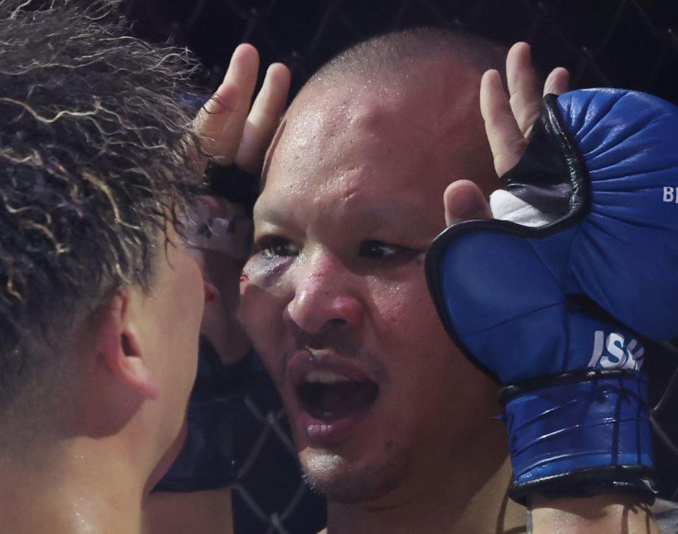 　２８３ａｋａ我武者羅（左）に勝利したダイスケ（撮影・中田匡峻）