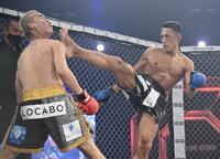 　黒石高大（右）＝２０２２年