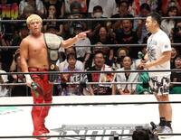 　ベルトを懸けての戦いが決まった拳王（左）とＫＥＮＴＡ