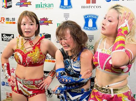 スターダム殴り込みＳａｒｅｅｅ、６人タッグ苦杯も復讐予告「逃がさない」ヘイト小波は挑発「本物のプロレス？」上谷沙弥は余裕の無言