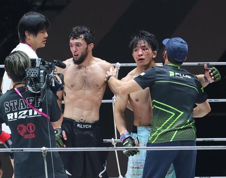 【写真】身長160cm?いやいや本当は171cm ガジャマトフが征矢貴をTKO