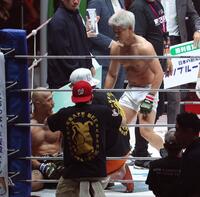 　山本アーセン（左）を破った神龍誠