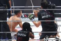 　ヤン・ジヨン（左）を破った安藤達也