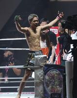 　勝利した秋元強真