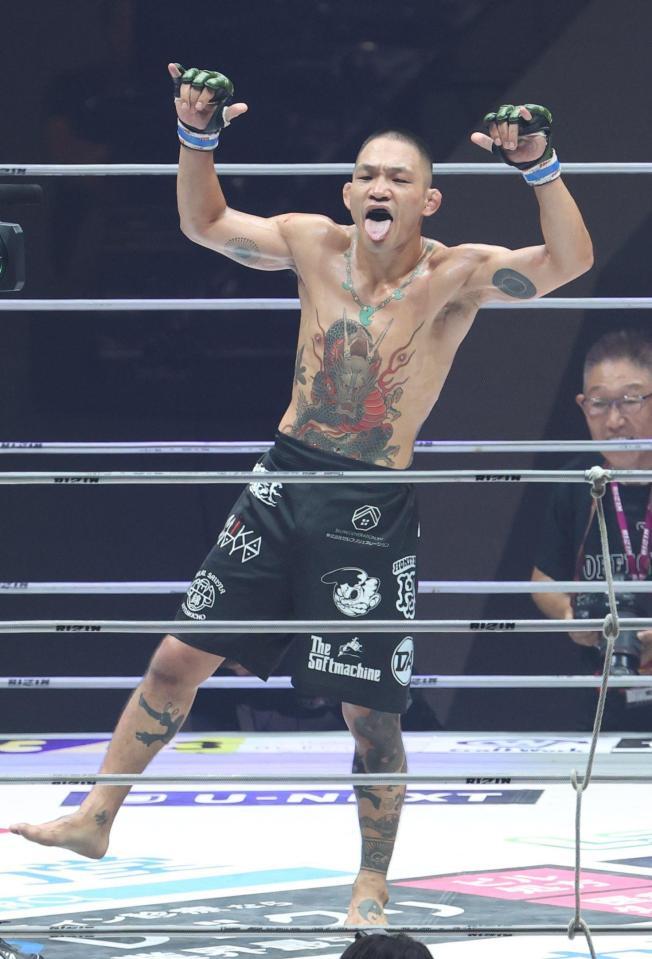 　勝利した安藤達也