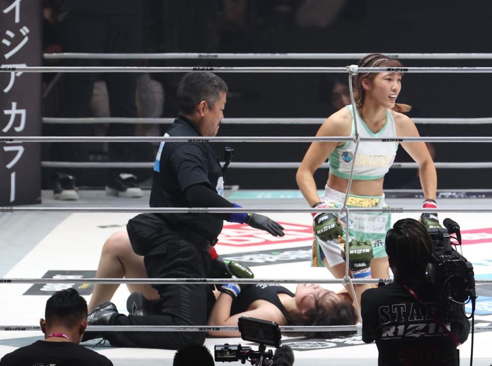 　シン・ユジン（下）を破った伊澤星花