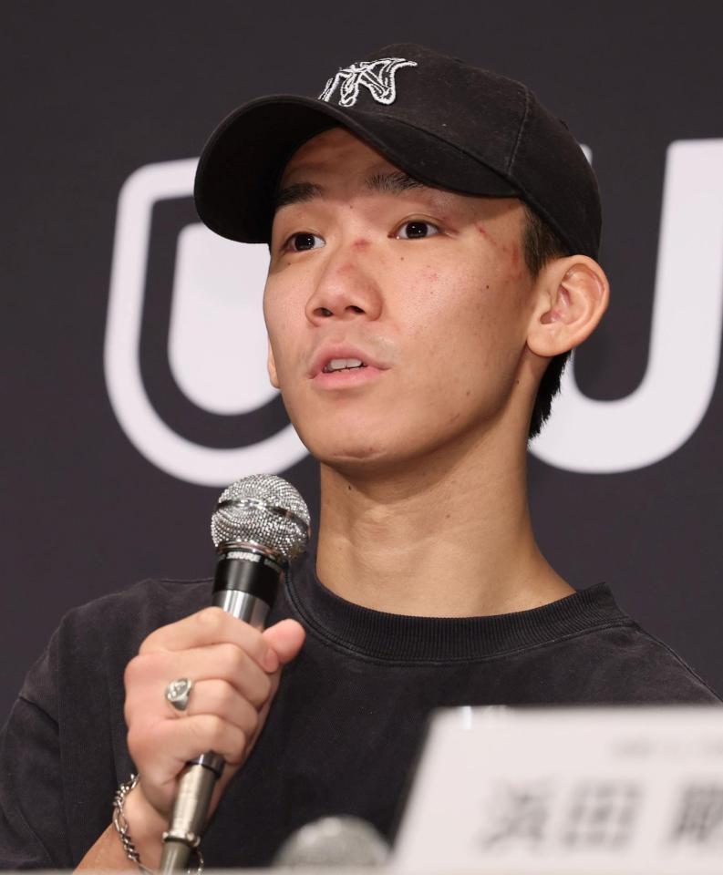 　会見する高見亨介（撮影・石井剣太郎）