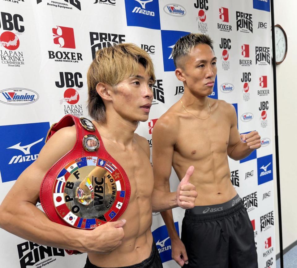 波田大和（左）との試合後に救急搬送された神足茂利＝１日撮影