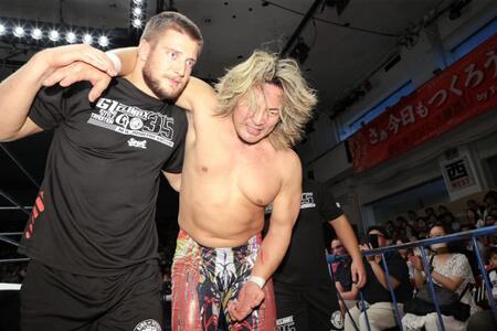 　決勝トーナメント進出に望みをつないだ棚橋弘至＝新日本プロレス提供