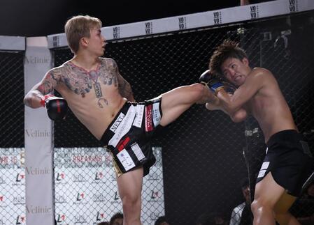 【写真】朝倉未来の美人マネもリングに上がって照れ笑い　勝利しジャングリアデート権を得た龍志