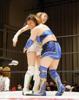 　勝利を喜ぶ日菜といろ（左）と梨央