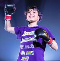 　リングインするぱんちゃん璃奈（提供写真）