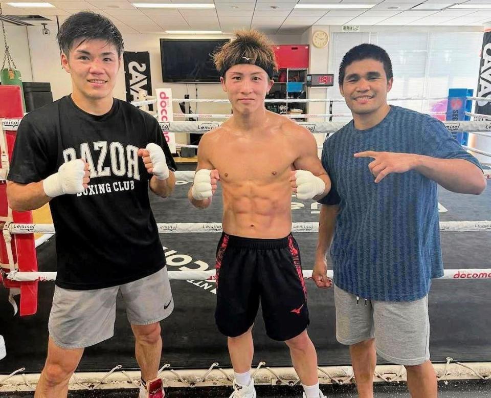 　中野幹士（左）、マーロン・タパレス（右）と計１０ラウンドのスパーリングを敢行した井上尚弥＝大橋ジム提供
