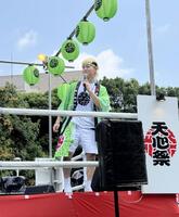 　自身が主催する「天心祭」でやぐらの上に立つ那須川天心