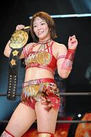 　ＩＷＧＰ女子王座初防衛に成功したＳａｒｅｅｅ　ⒸＳＴＡＲＤＯＭ