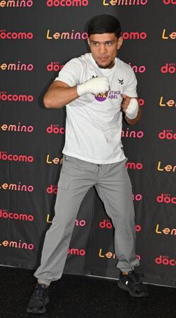 　試合に向け気合みなぎるアフマダリエフ（撮影・持木克友）