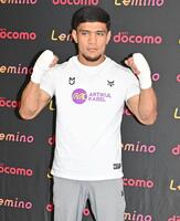 　試合に向け気合みなぎるアフマダリエフ（撮影・持木克友）