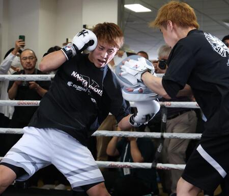 練習を公開した井上尚弥＝大橋ジム（撮影・金田祐二）