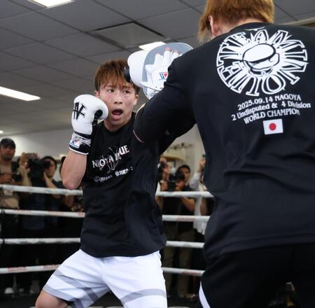 練習を公開した井上尚弥（撮影・金田祐二）