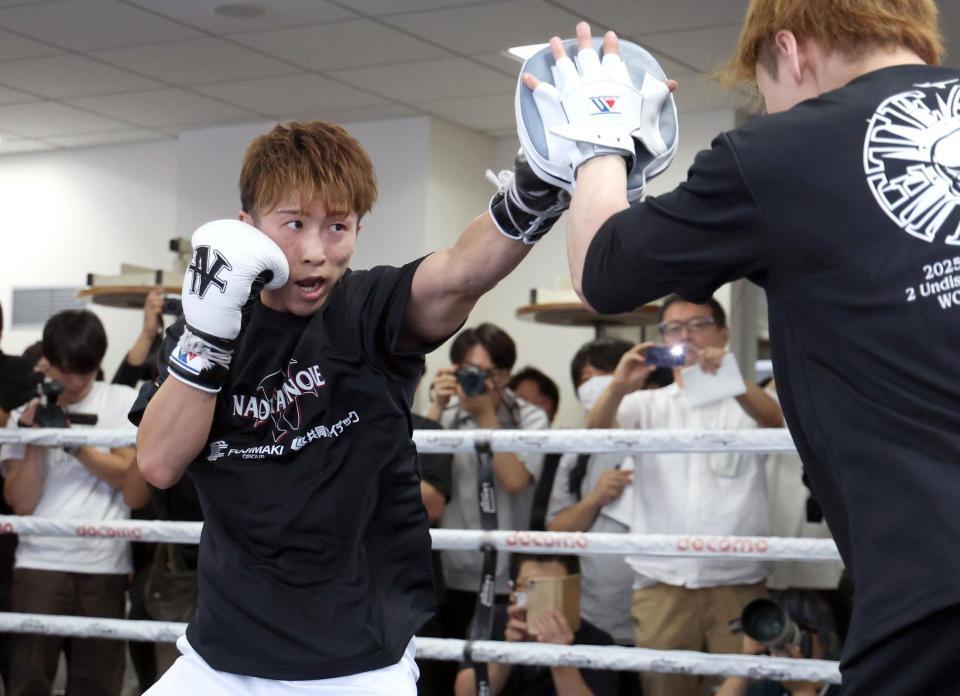 練習を公開した井上尚弥（撮影・金田祐二）