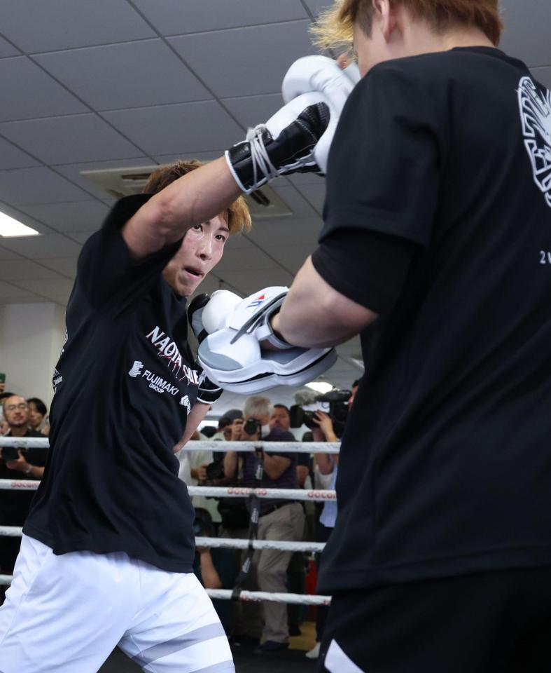 練習を公開した井上尚弥（撮影・金田祐二）