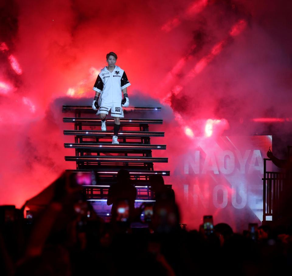 　登場する井上尚弥（撮影・中田匡峻）