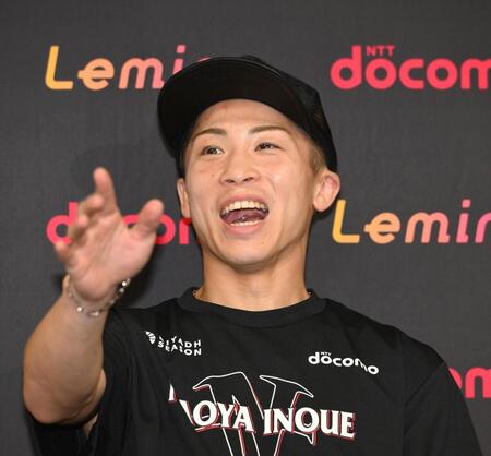 　４団体統一世界スーパーバンタム級タイトルマッチから一夜明けて取材に応じる井上尚弥（撮影・堀内翔）