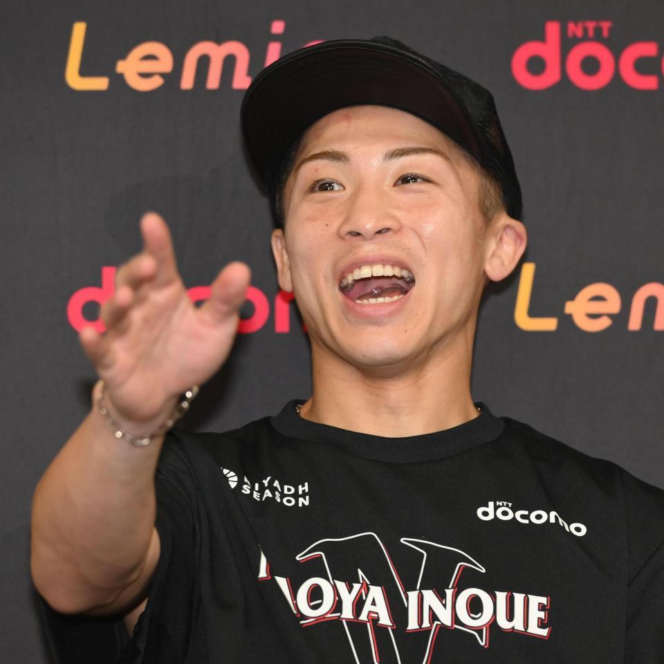 　４団体統一世界スーパーバンタム級タイトルマッチから一夜開けて取材に応じる井上尚弥（撮影・堀内翔）