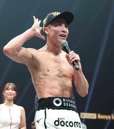 　１４日の試合後「誰が衰えたって？」と観客席に向かってアピールする