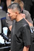 　オーディションに登場し凄む誠