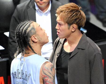 　ｓａｋｋｋｉをにらみつける白川陸斗