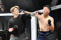 　ベアナックルで殴り合うしょーた（左）とバイス拓也