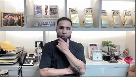 　メキシコからオンラインで会見に出席したルイス・ネリ