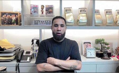 　メキシコからオンラインで会見に出席したルイス・ネリ