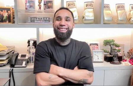 　メキシコからオンラインで会見に出席したルイス・ネリ