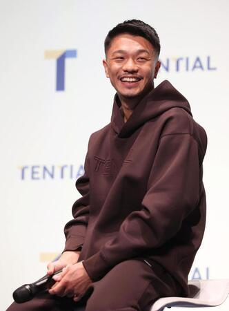 　コラボ商品をリクエストした中谷潤人（撮影・佐々木彰尚）