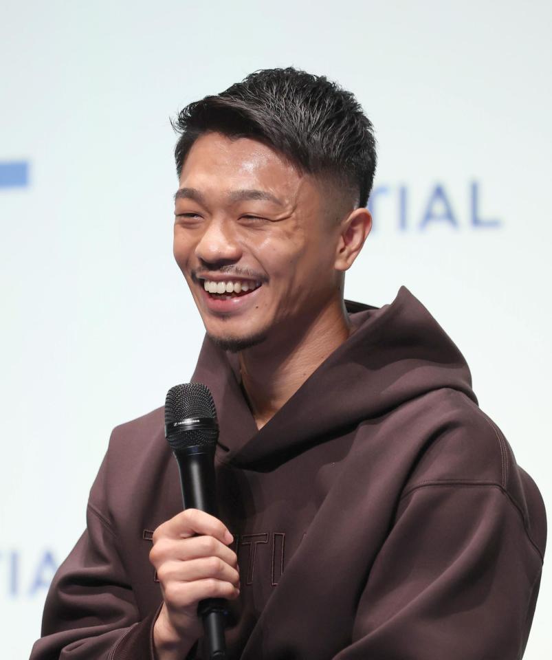 　トークをする中谷潤人（撮影・佐々木彰尚）