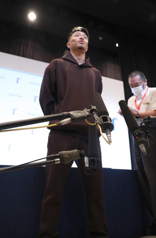 　現在の状態を話す中谷潤人（撮影・佐々木彰尚）